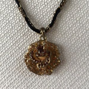 Antique feel golden flower necklace